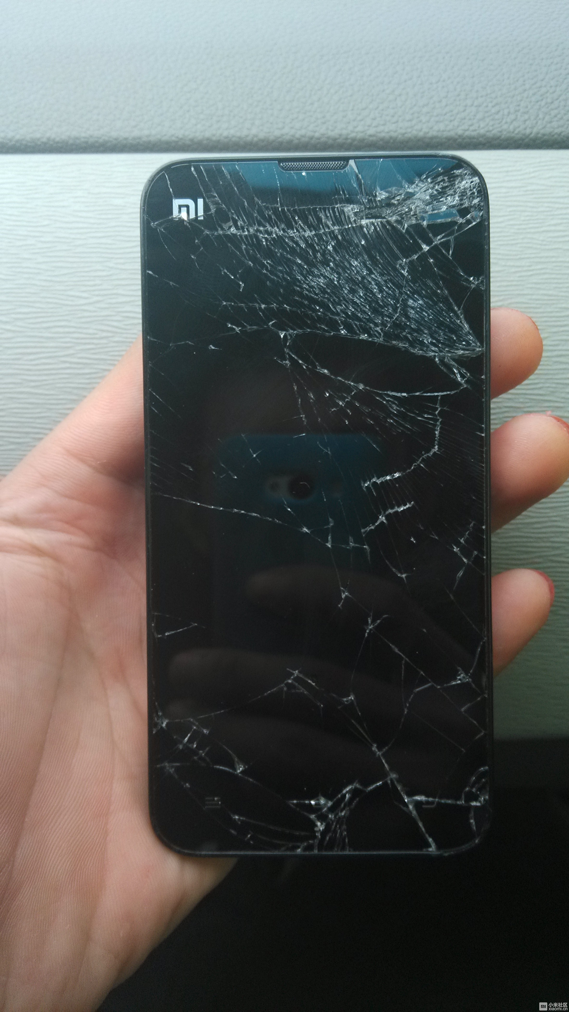 纯手工拆解各种手机,换屏幕的活很简单