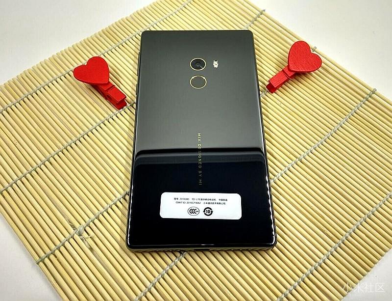 【原创任务】小米MIX开箱赏析 | 美到哭的手机