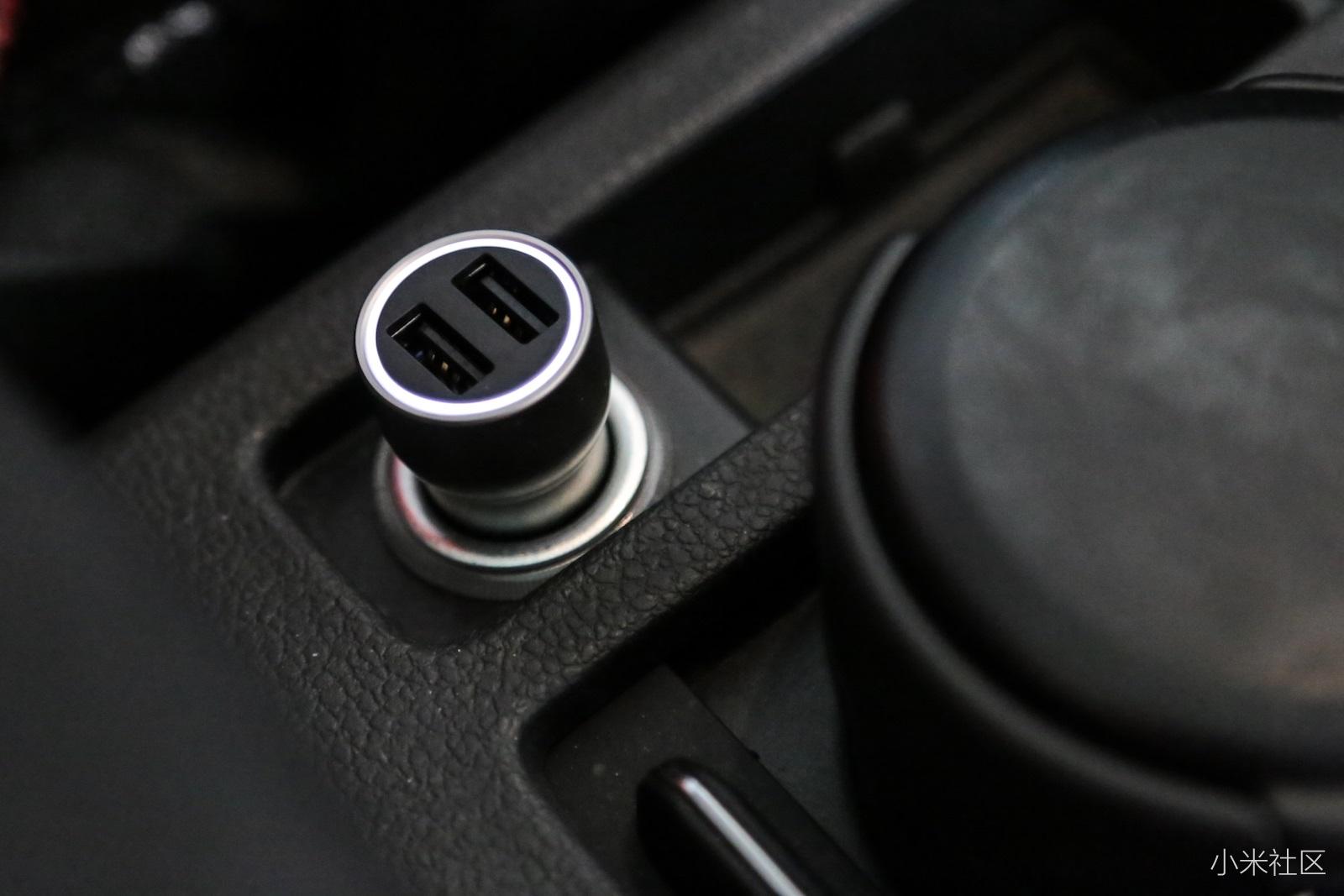 完美解决车上手机充电与放置问题的两款超值配