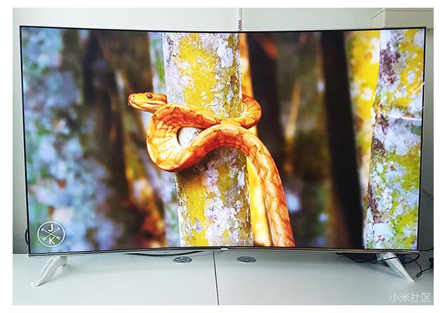 买曲面电视放会议室,开会效率杠杠的