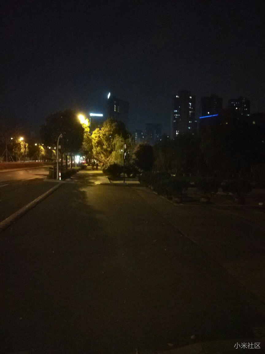 小米之家预订了白色高配的,你们有什么要说的