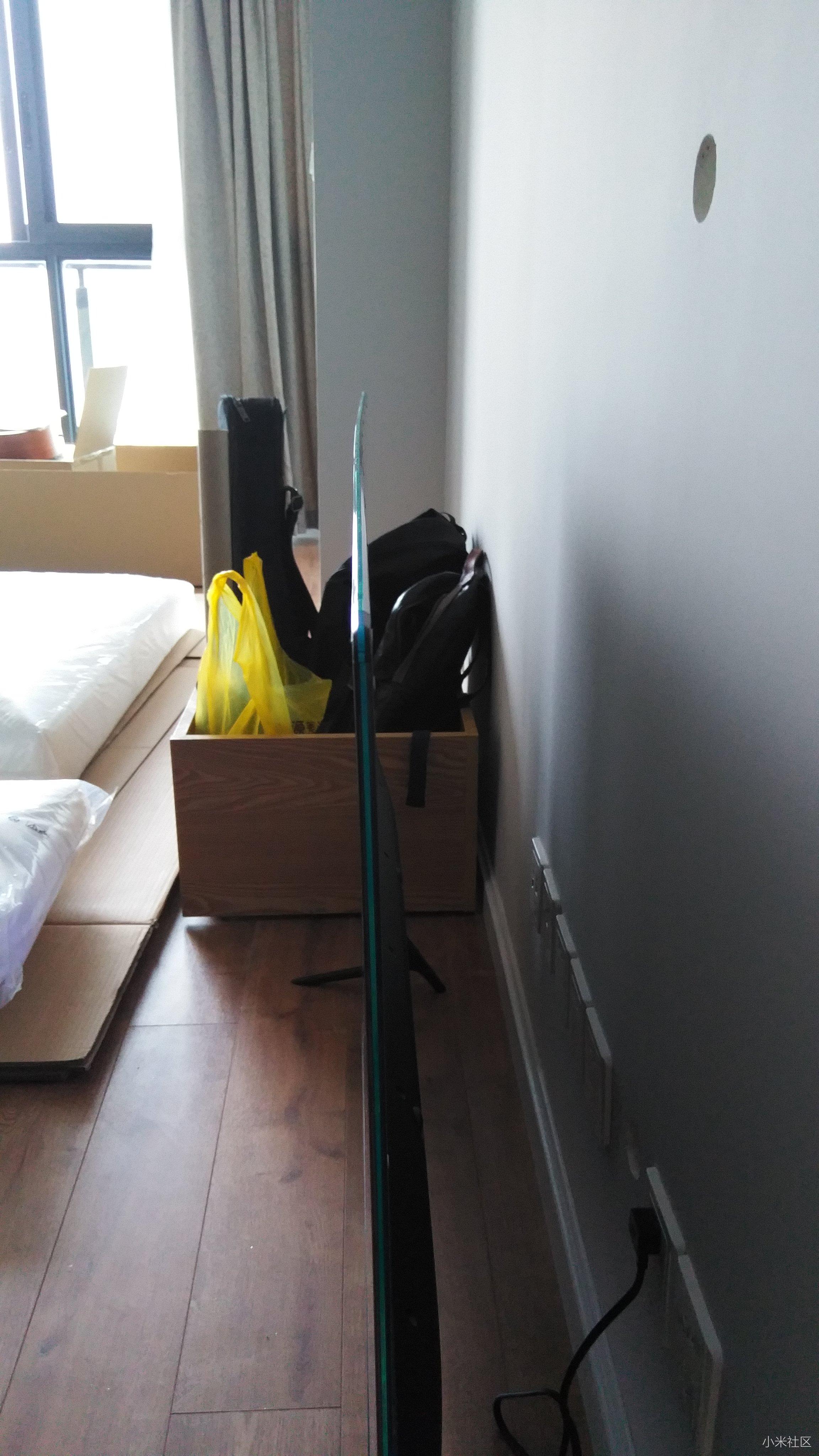 你们的小米电视4 侧漏了么?变弯了么?