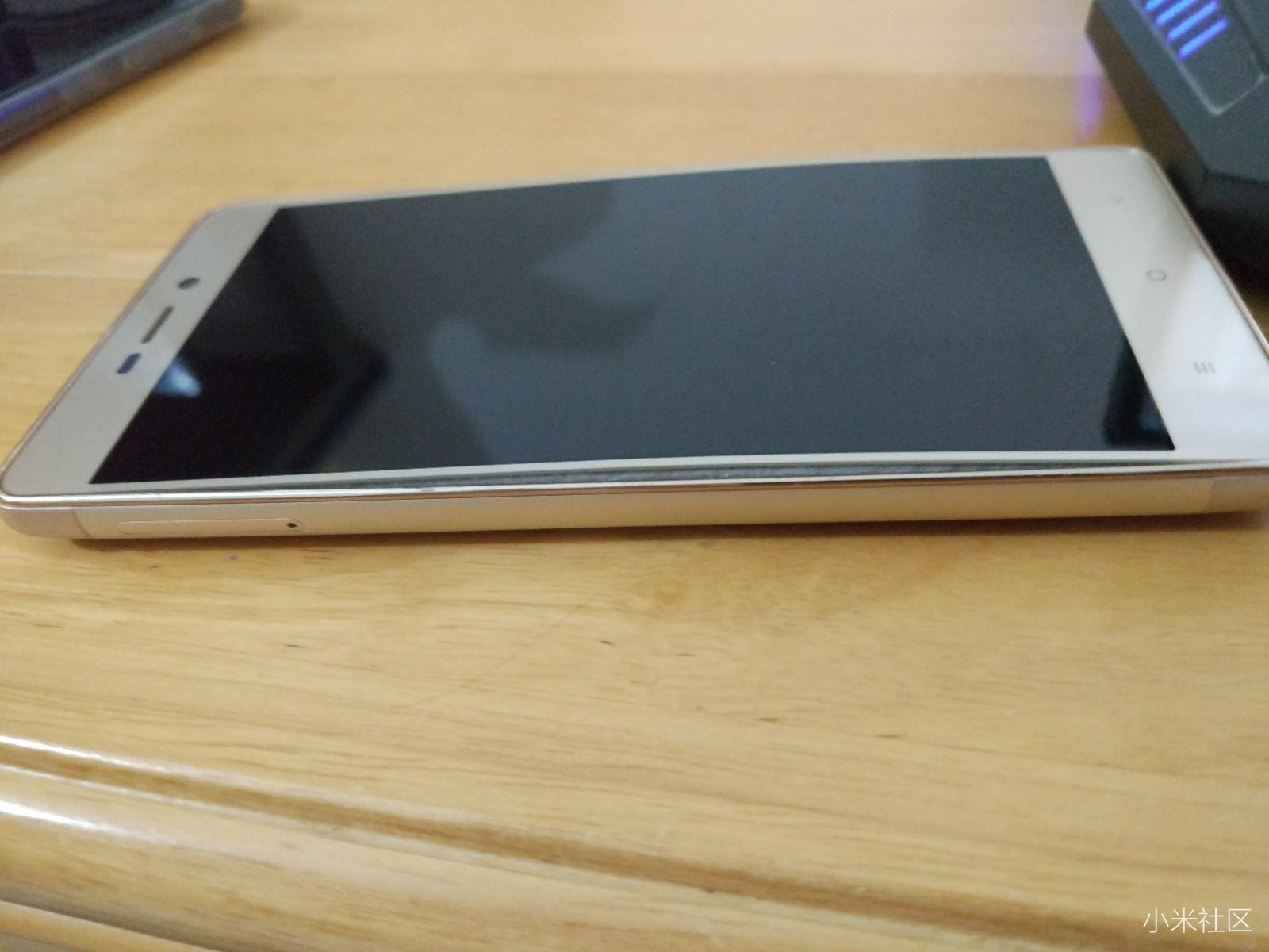 手机电池鼓起导致屏幕变形,售后拒绝保修(已解