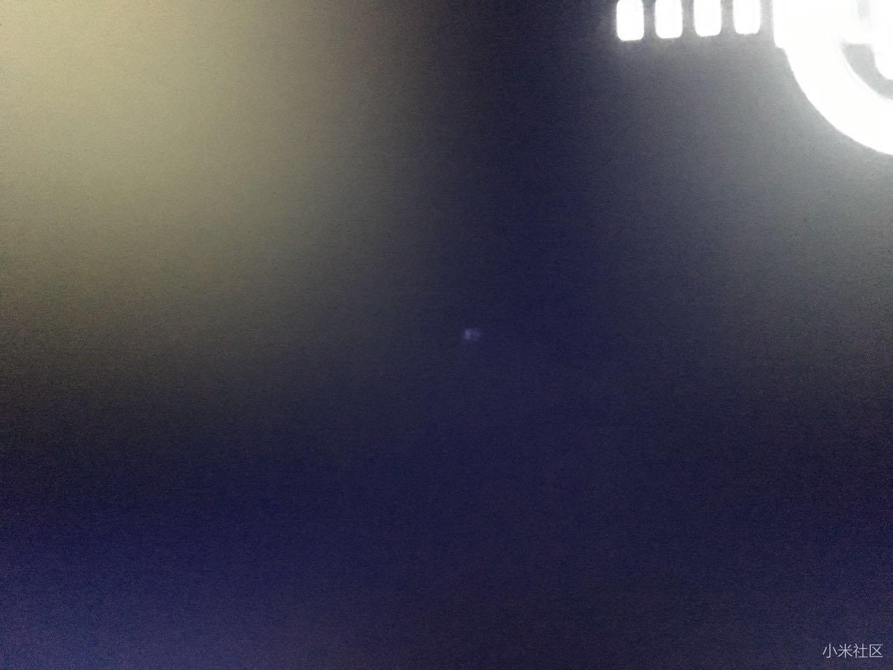 售后进来下,小米电视4A买来没多久,今天发现屏