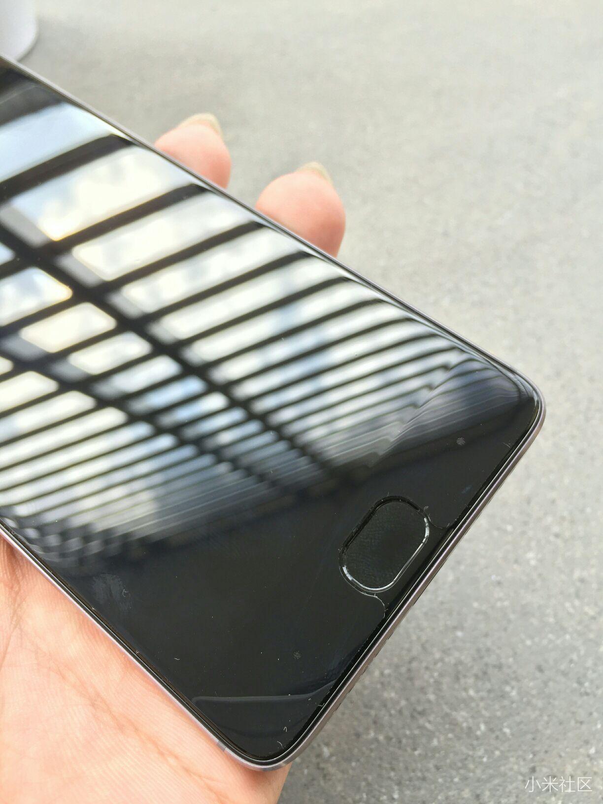 小米5s那个官网29元的黑色膜很不错,推荐购买
