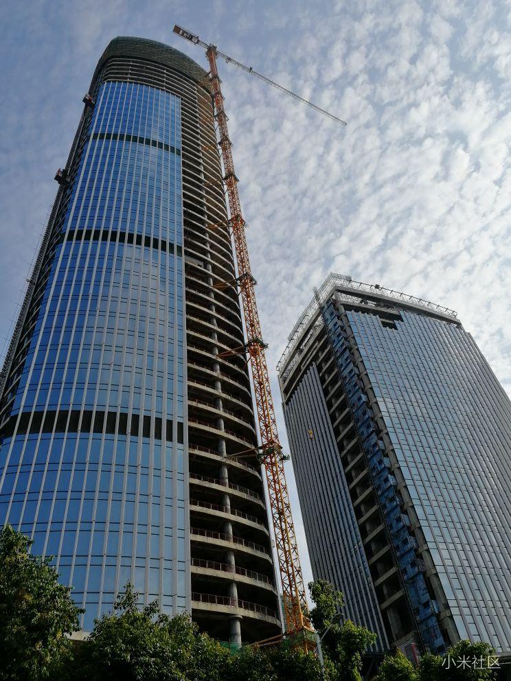 请问在小米商城买的手机可以拿到当地的小米之