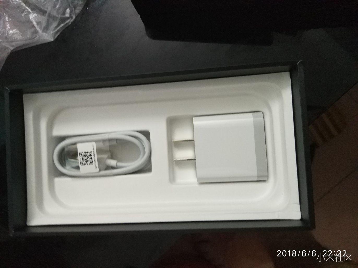 预售抢到的小米8,今天到货了