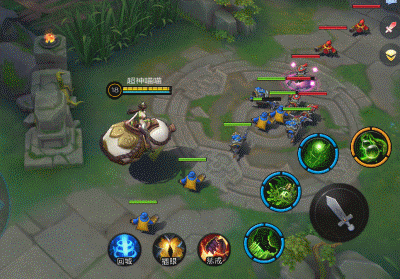 她加入了战局,用神圣的治愈之术医治受伤的族人,用强大的用毒之术逼退