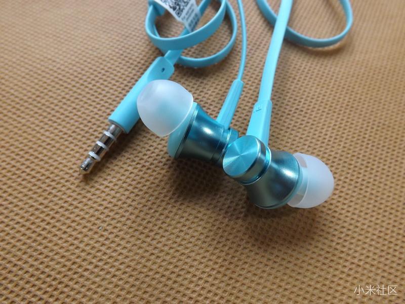 性价比超高的小米活塞耳机