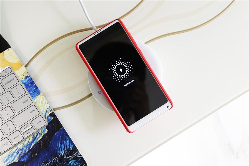 支持10W快充,这款设备:和小米MIX2S很配