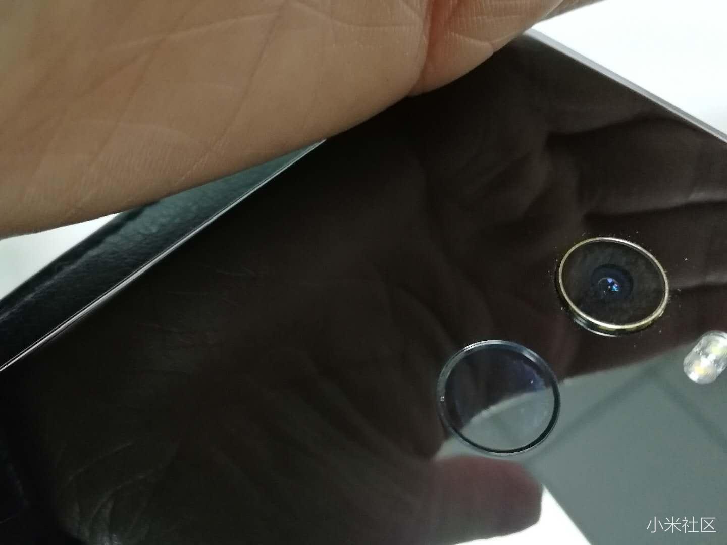 小米mix2使用主摄像头镀膜脱落