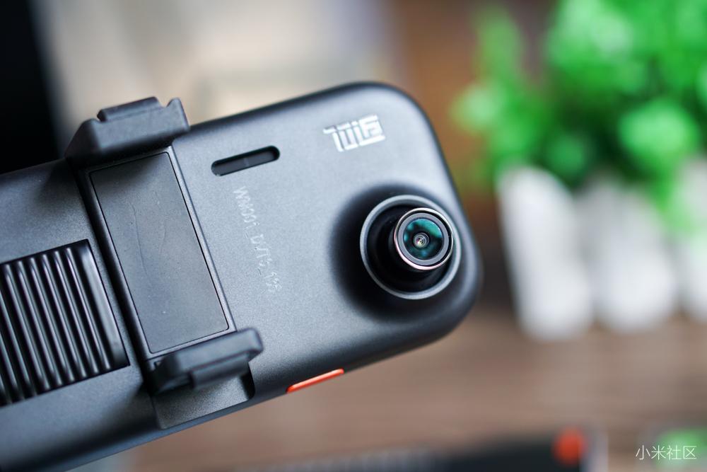 小米生态链企业首款智能后视镜