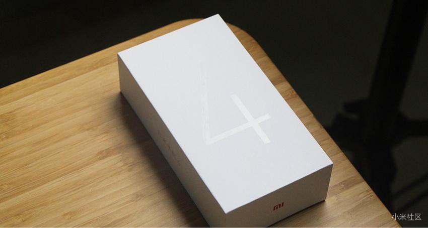 红米4与4a类似采用了简约白色包装盒合计,正面顶部印有一个醒目的4字.