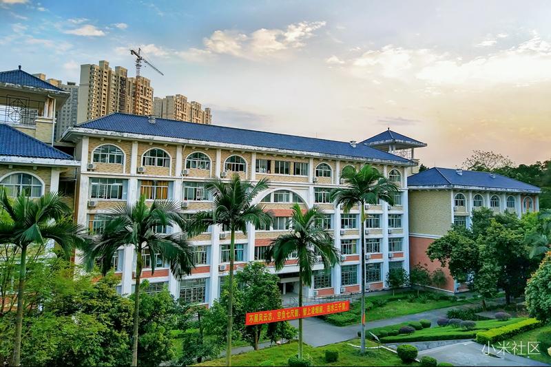 最美校园容县高中全国绿色学校
