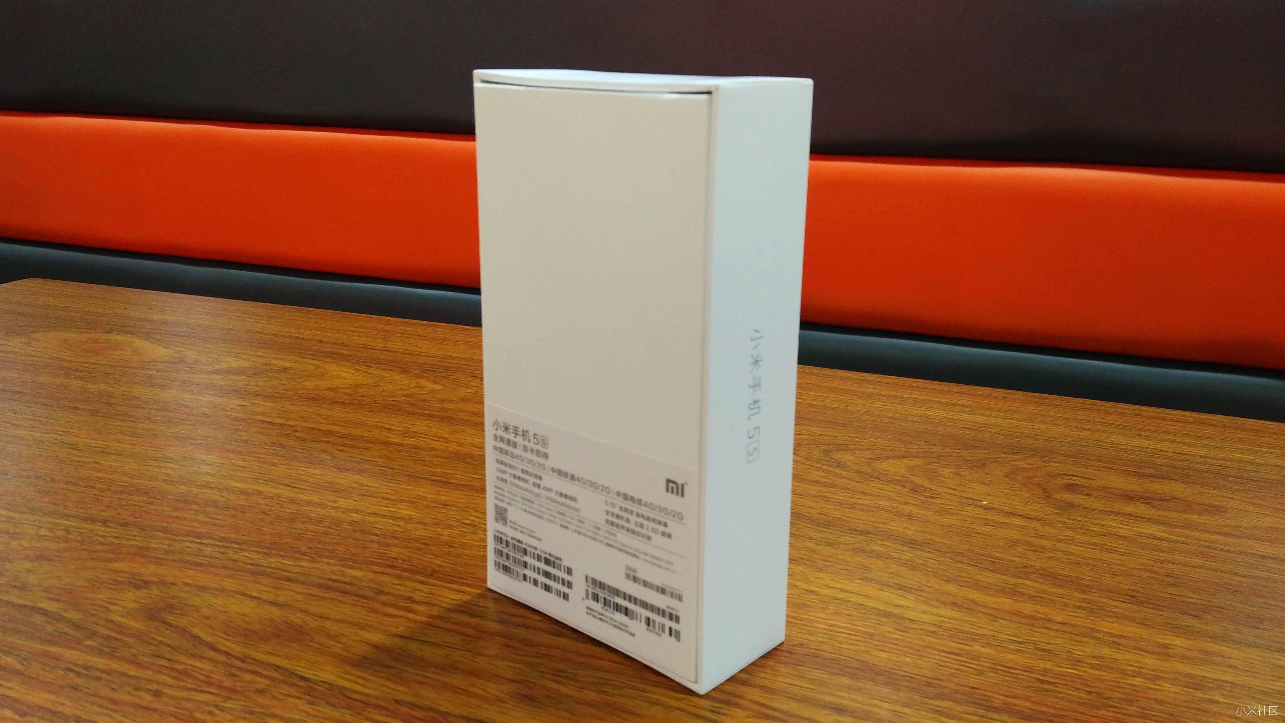 [转]新年不落伍"暗夜之眼"小米手机5s之简评        小米手机5s包装